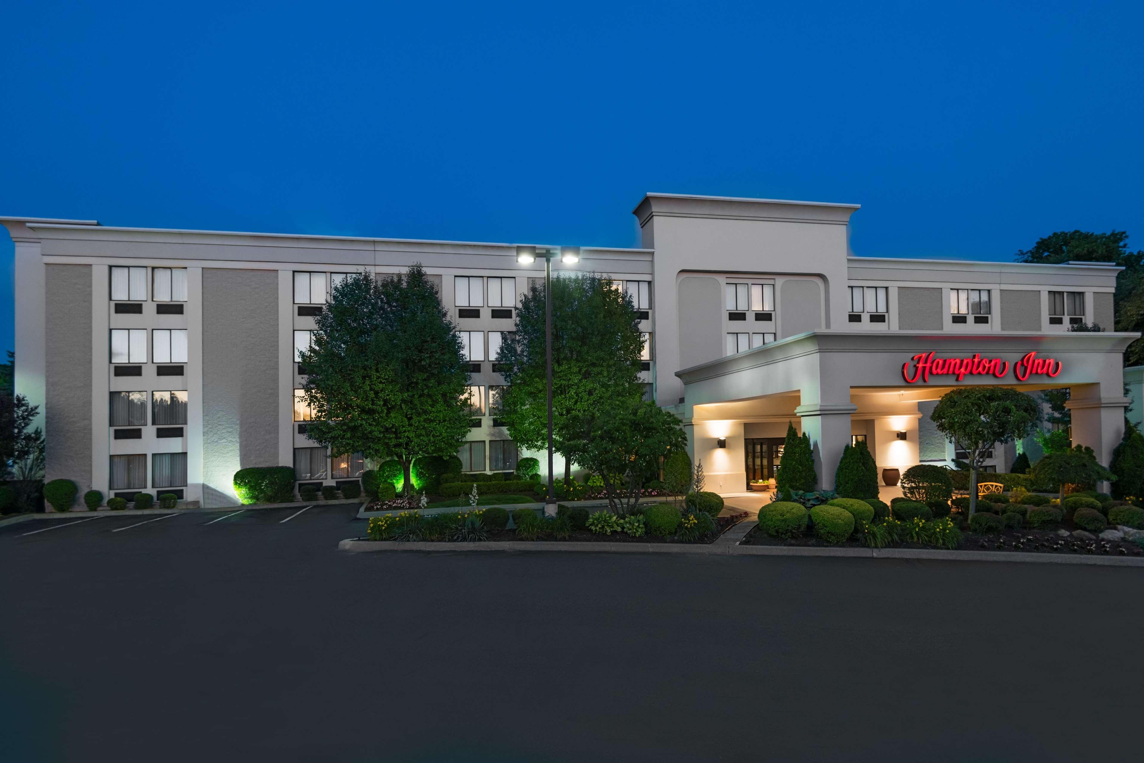 Hampton Inn Danbury Exterior photo