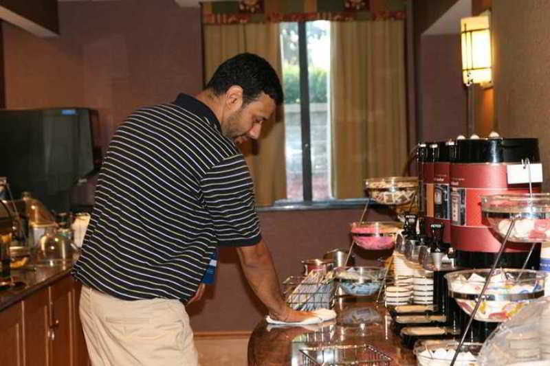 Hampton Inn Danbury Restaurant photo
